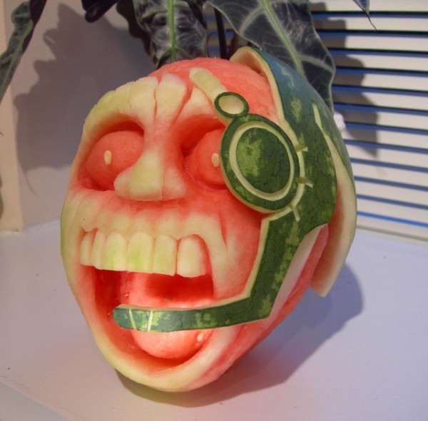 Clive-Cooper-Watermelon-carvings-11-600x590