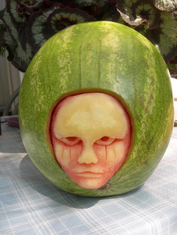 Clive-Cooper-Watermelon-carvings-10-600x799