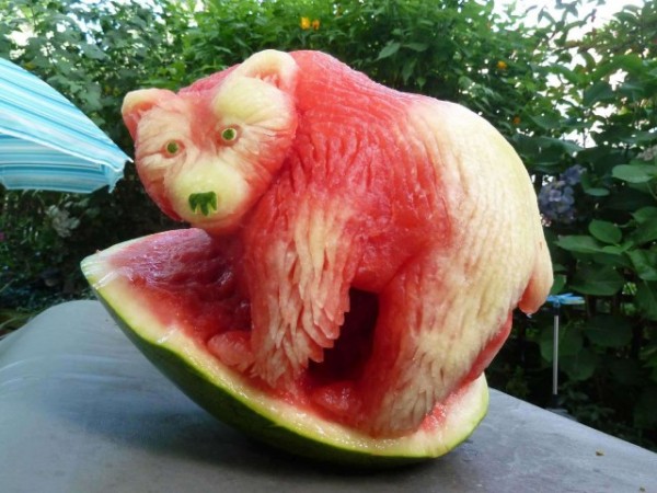 Clive-Cooper-Watermelon-carvings-5-600x450