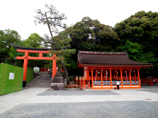 เที่ยวญี่ปุ่น ชมเสาโทริอิเป็นหมื่นๆ ต้น ที่ศาลเจ้าฟุชิมิ อินาริ ไทฉะ Fushimi Inari Tais