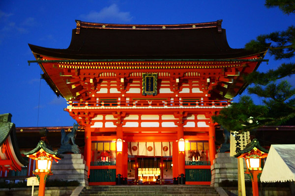 เที่ยวญี่ปุ่น ชมเสาโทริอิเป็นหมื่นๆ ต้น ที่ศาลเจ้าฟุชิมิ อินาริ ไทฉะ Fushimi Inari Tais