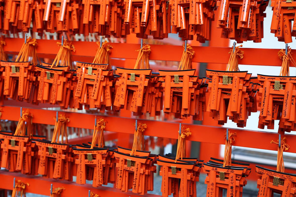 เที่ยวญี่ปุ่น ชมเสาโทริอิเป็นหมื่นๆ ต้น ที่ศาลเจ้าฟุชิมิ อินาริ ไทฉะ Fushimi Inari Tais