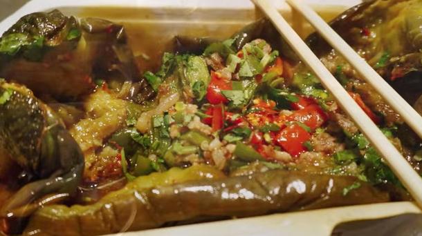 ไปเมืองจีน กินอะไร? 10 เมนูเด็ด Street Food จากประเทศจีน กล้ากินมั้ย? (มีคลิป)