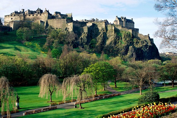 ปราสาทผีสิง สุดเฮี้ยน รอบโลก ความหลอนที่รอคอยการพิสูจน์ ปราสาทผีสิง สุดเฮี้ยน รอบโลก ความหลอนที่รอคอยการพิสูจน์