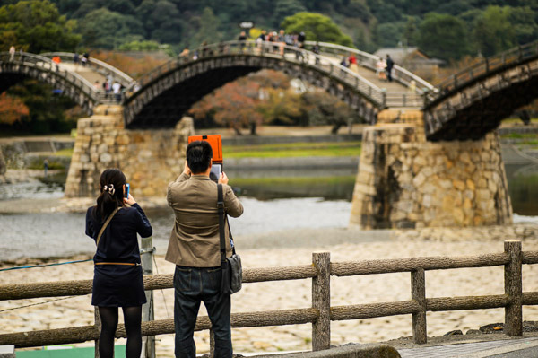 เที่ยวญี่ปุ่น ชมดอกซากุระที่สะพานคินไทเคียว (Kintai Bridge) สะพานไม้โค้งที่สวยที่สุด ในญี่ปุ่น