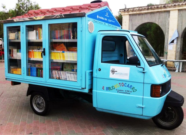 library_truck_01