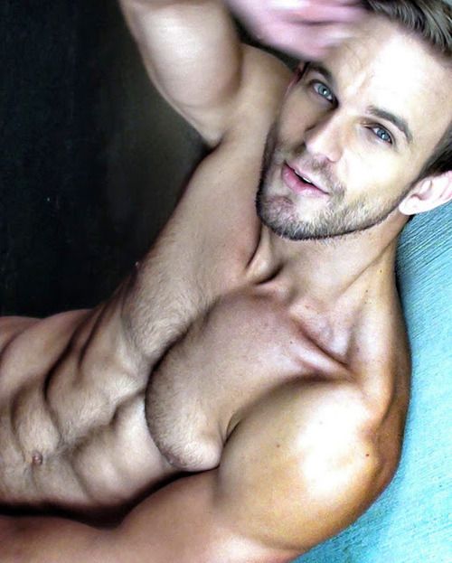 WHAT A HOT HANDSOME HUNK OF A MAN...VERY HOT BODY ON THIS DUDE....NICE HAIRY CHEST...WHAT A STUD