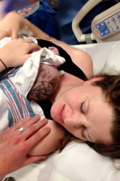 คลอดลูก,การคลอด,ซึ้ง,ภาพประทับใจ,วินาทีแรกคลอด,ผ่าคลอด,คลอดเอง,วันคลอด,เตรียมตัวคลอด,ตั้งท้อง,ตั้งครรภ์,ทารก,ภาพทารก,ภาพซึ้ง,