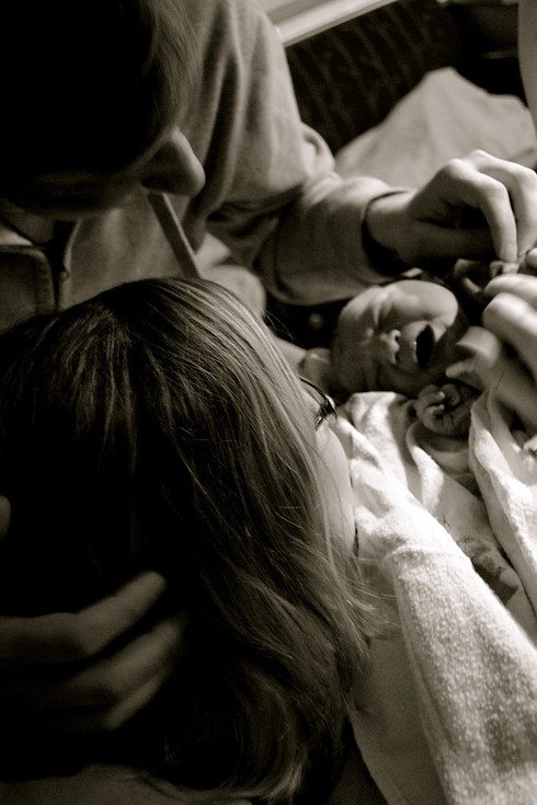 คลอดลูก,การคลอด,ซึ้ง,ภาพประทับใจ,วินาทีแรกคลอด,ผ่าคลอด,คลอดเอง,วันคลอด,เตรียมตัวคลอด,ตั้งท้อง,ตั้งครรภ์,ทารก,ภาพทารก,ภาพซึ้ง,