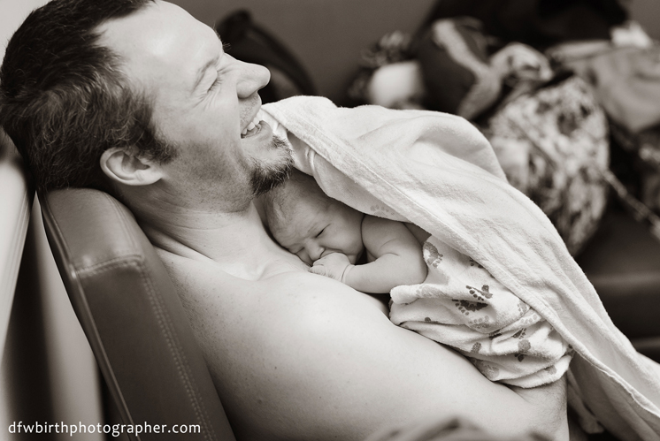 คลอดลูก,การคลอด,ซึ้ง,ภาพประทับใจ,วินาทีแรกคลอด,ผ่าคลอด,คลอดเอง,วันคลอด,เตรียมตัวคลอด,ตั้งท้อง,ตั้งครรภ์,ทารก,ภาพทารก,ภาพซึ้ง,