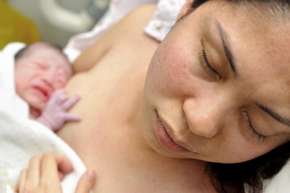 คลอดลูก,การคลอด,ซึ้ง,ภาพประทับใจ,วินาทีแรกคลอด,ผ่าคลอด,คลอดเอง,วันคลอด,เตรียมตัวคลอด,ตั้งท้อง,ตั้งครรภ์,ทารก,ภาพทารก,ภาพซึ้ง,