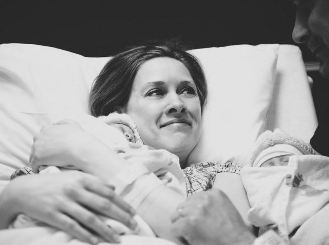 คลอดลูก,การคลอด,ซึ้ง,ภาพประทับใจ,วินาทีแรกคลอด,ผ่าคลอด,คลอดเอง,วันคลอด,เตรียมตัวคลอด,ตั้งท้อง,ตั้งครรภ์,ทารก,ภาพทารก,ภาพซึ้ง,