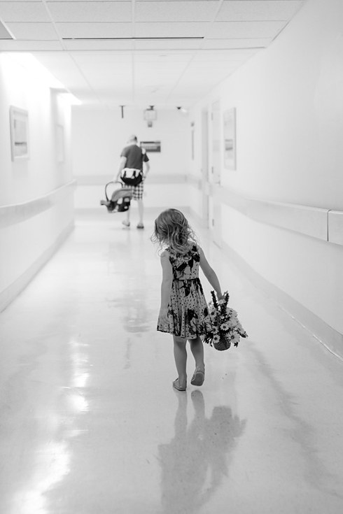 คลอดลูก,การคลอด,ซึ้ง,ภาพประทับใจ,วินาทีแรกคลอด,ผ่าคลอด,คลอดเอง,วันคลอด,เตรียมตัวคลอด,ตั้งท้อง,ตั้งครรภ์,ทารก,ภาพทารก,ภาพซึ้ง,