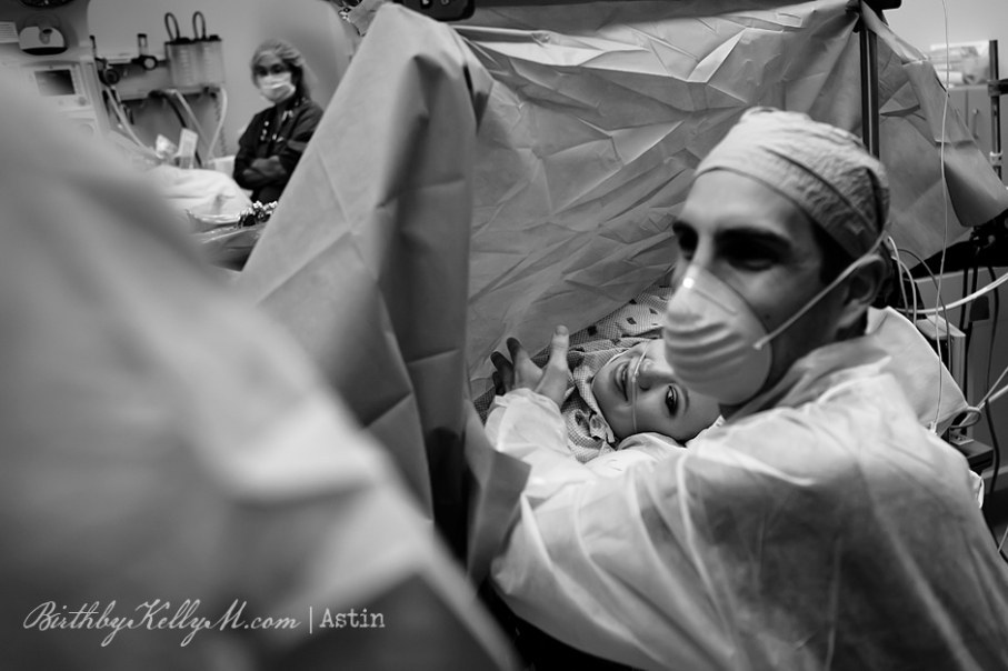 คลอดลูก,การคลอด,ซึ้ง,ภาพประทับใจ,วินาทีแรกคลอด,ผ่าคลอด,คลอดเอง,วันคลอด,เตรียมตัวคลอด,ตั้งท้อง,ตั้งครรภ์,ทารก,ภาพทารก,ภาพซึ้ง,