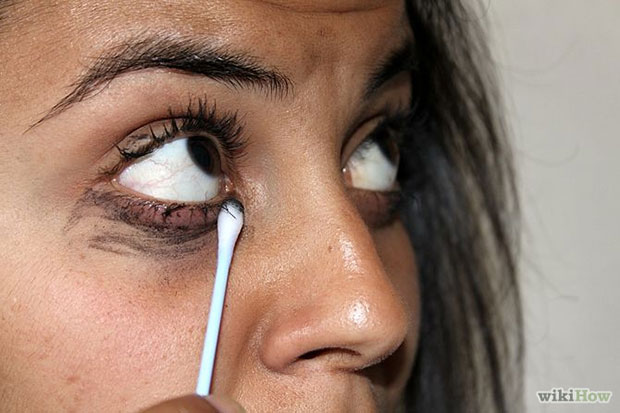 ทำความสะอาดรอบดวงตา