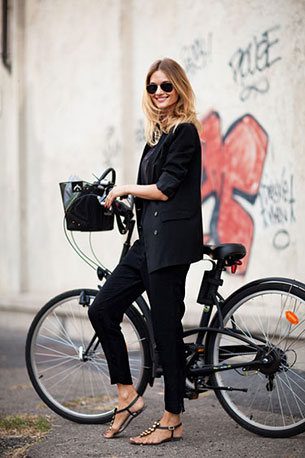 ชุดแฟชั่นขี่จักรยาน เสื้อคลุมสูทสีดำ กางเกงสีดำ