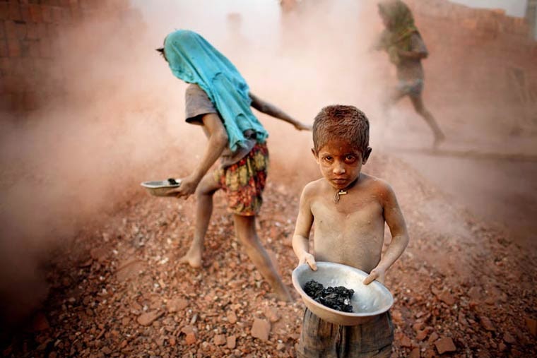 สะเทือนใจ!!  แรงงานเด็กในบังกลาเทศ...เหล่านางฟ้าในนรกชัดๆ 