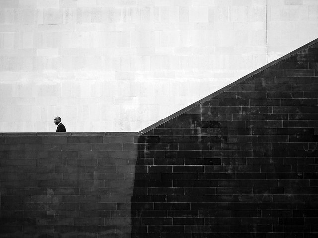 Connectivity - Minimalism in Street Photography