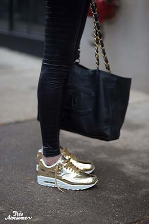 รองเท้าไนกี้ สีทอง Liquid Gold Nike Air Shoes