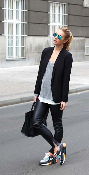 รองเท้า Nike Airmax กางเกง Zara เสื้อคลุม HM เสื้อ HM สเว็ตเตอร์ Brandy Melville กระเป๋า Celine แว่นตากันแดด Ray Ban 