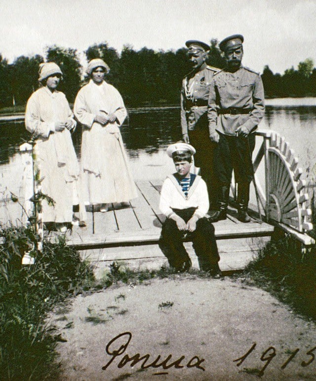 Unique Romanov Family Pictures Coloured By Tsar's Daughters