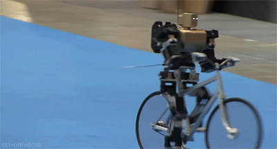 หุ่นยนต์ทรงตัวและปั่นจักรยานได้