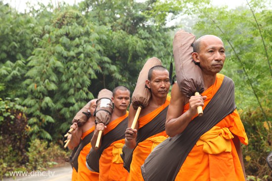 เดินธุดงค์ในเมืองผิดพระวินัย หรือผิดที่เข้าใจไม่ตรงกัน