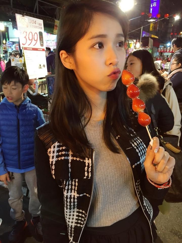 นักข่าวสาวหมวย ที่ดูยังไงก็น่ารัก เจอแบบนี้บอกเลยใจละลายอย่างแน่นอนนะหนุ่ม ๆ