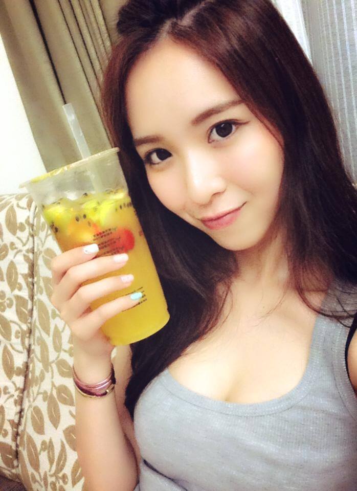 นักข่าวสาวหมวย ที่ดูยังไงก็น่ารัก เจอแบบนี้บอกเลยใจละลายอย่างแน่นอนนะหนุ่ม ๆ