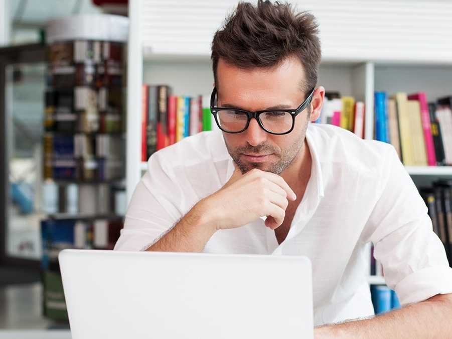 2-they-organize-their-desk-and-desktop