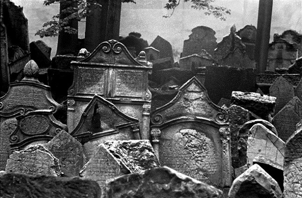 prague-old-jewish-cemetery