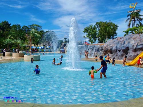 สวนน้ำ,ทะเลกรุงเทพ,เด็ก,ครอบครัว,หรรษา,เครื่องเล่น,ปิดเทอม,ฤดูร้อน,หน้าร้อน,เล่นน้ำ,สวนสยาม,ซานโตรินี่