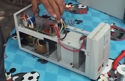 convert12vto220vbyups