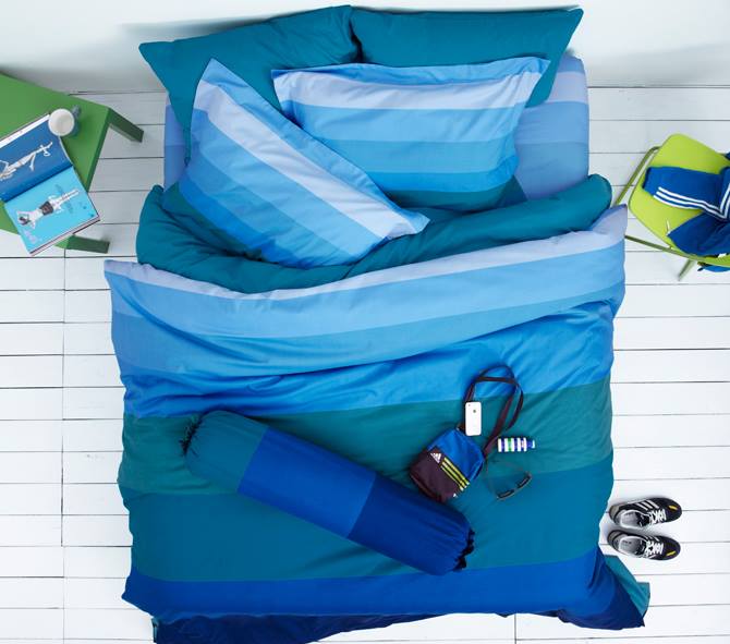 ผ้าปูที่นอนสีน้ำเงิน