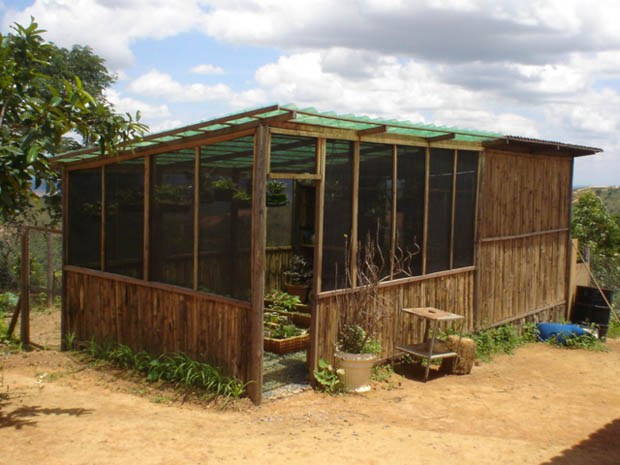 กระท่อมปลูกผัก หลังคากันแสงแดด กระท่อมปลูกผัก หลังคากันแสงแดด