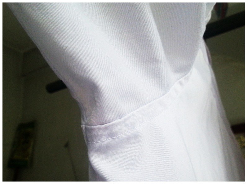 รอยคราบเหลืองตรงจุ๊กกุแร้ที่เสื้อ วันนี้.jpg รอยคราบเหลืองตรงจุ๊กกุแร้ที่เสื้อ วันนี้.jpg