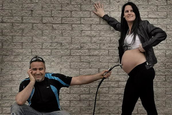awkward-pregnancy-portraits-26