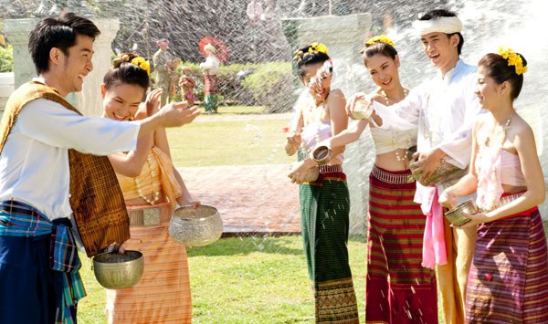 สงกรานต์...ตำนาน เกร็ดน่ารู้ และประเพณี สงกรานต์...ตำนาน เกร็ดน่ารู้ และประเพณี