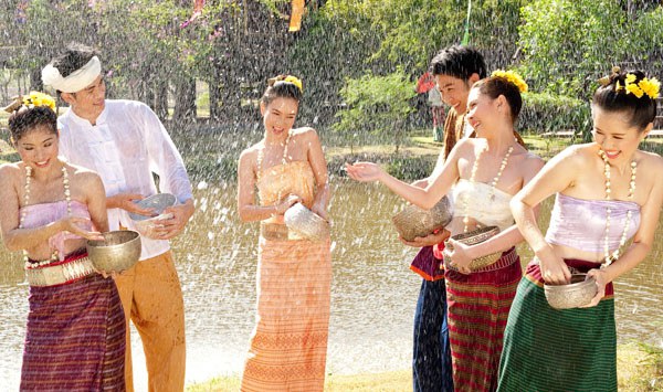 สงกรานต์...ตำนาน เกร็ดน่ารู้ และประเพณี สงกรานต์...ตำนาน เกร็ดน่ารู้ และประเพณี