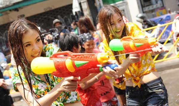 สงกรานต์...ตำนาน เกร็ดน่ารู้ และประเพณี สงกรานต์...ตำนาน เกร็ดน่ารู้ และประเพณี