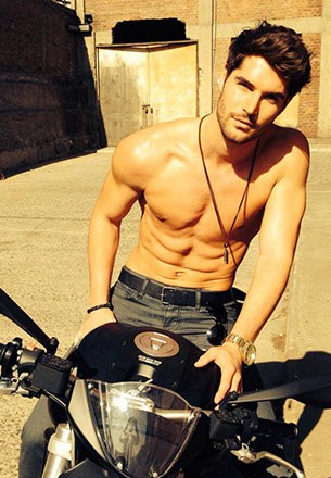 หนุ่มฮอตผู้รักหมา