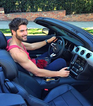 นิค เบทแมน หนุ่มฮอตในอินสตาแกรม