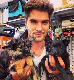 หนุ่มฮอตรักหมา