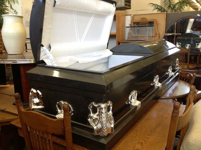 โลงศพที่ใช้แทบจะไม่