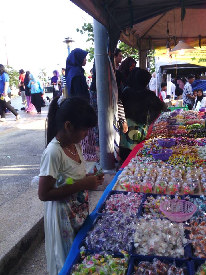 บรรยากาศงาน ‪ตลาดน้ำเมืองตานี‬ ครั้งที่ 2/1 วันนี้วันที่ 2 พฤษภาคม 2558