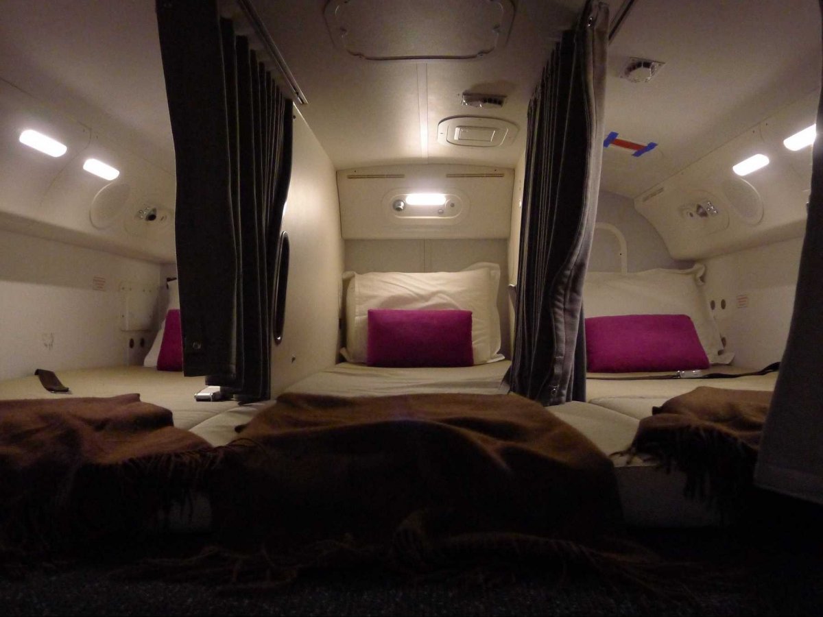 here-are-the-aft-bedrooms-in-the-787