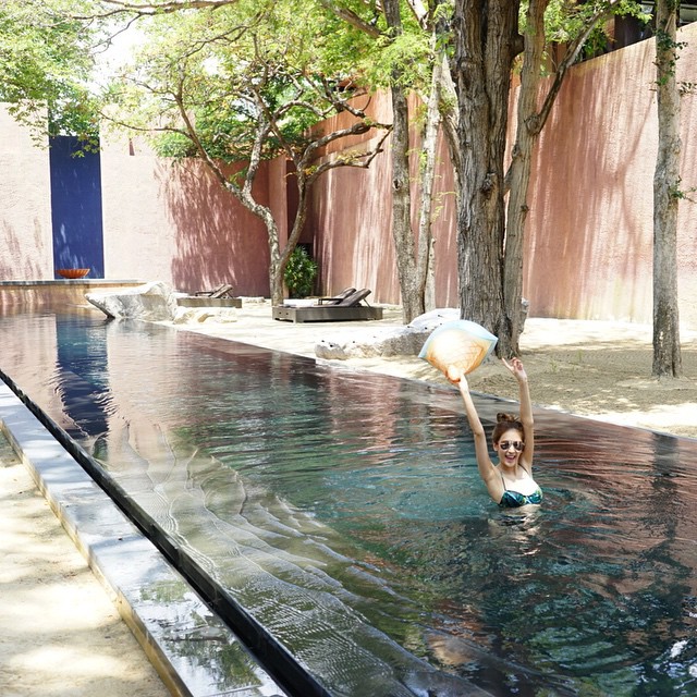 เนย โชติกา สลัดผ้าถ่ายหวิว รับอากาศร้อน แหล่มเว่อร์