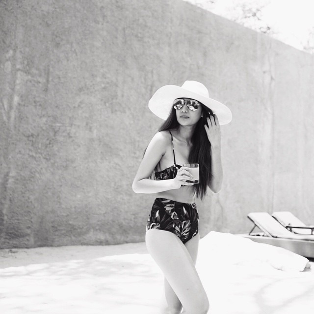 เนย โชติกา สลัดผ้าถ่ายหวิว รับอากาศร้อน แหล่มเว่อร์