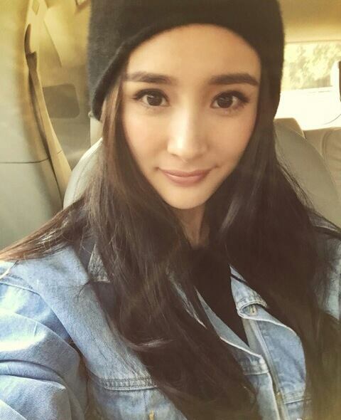 ฉาวว่อนเน็ต! คลิปหลุดหยางมี่ บนเตียงกับผู้ชาย 