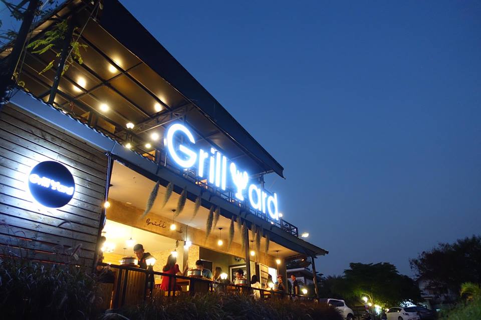 รีวิวร้าน Grill Yard บรรยากาศ สุดชิลล์